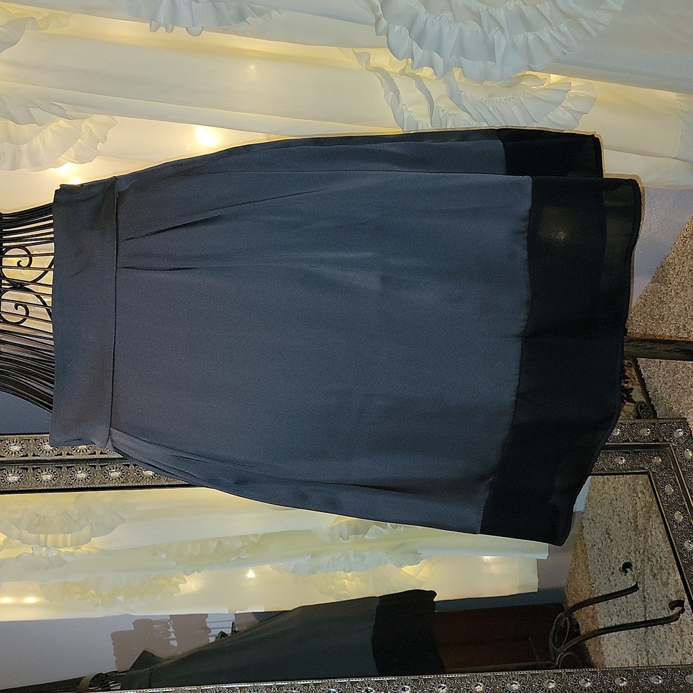 Gray with black base, Attention skirt size small